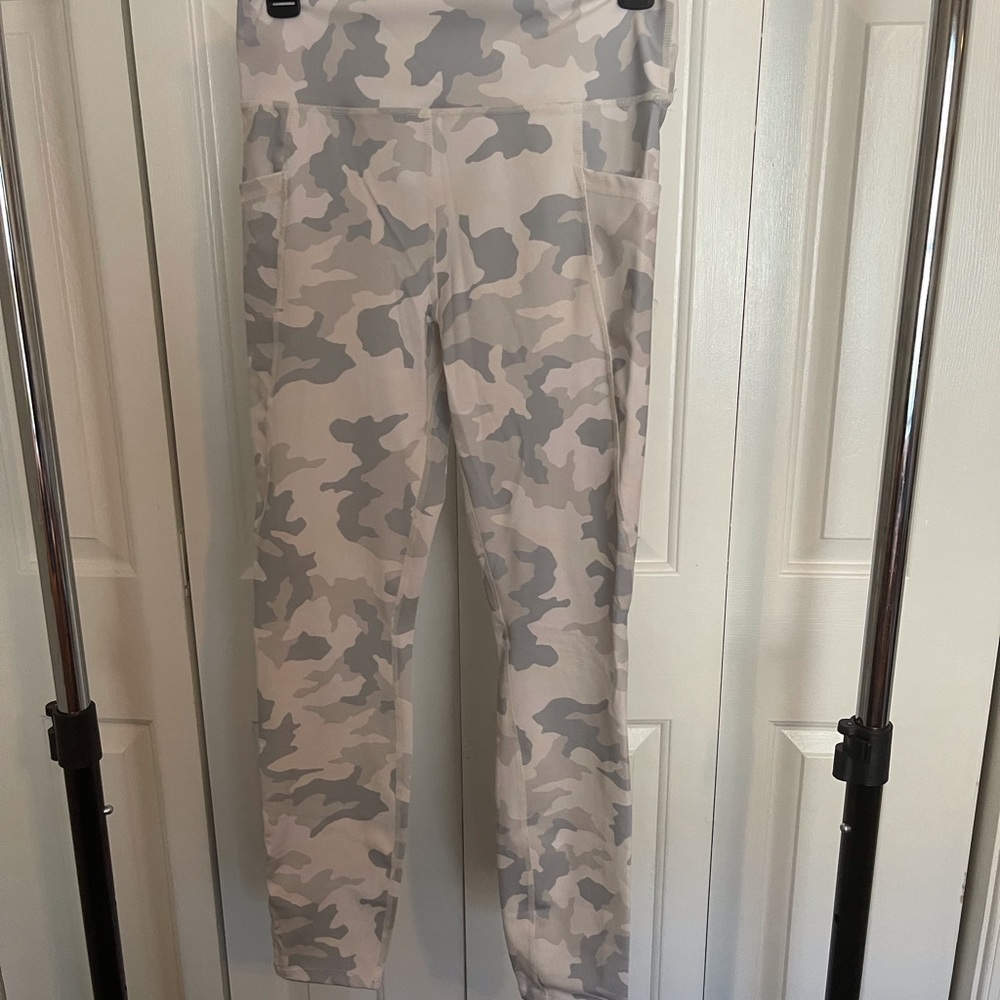 Just Fab Grey Camo Leggings